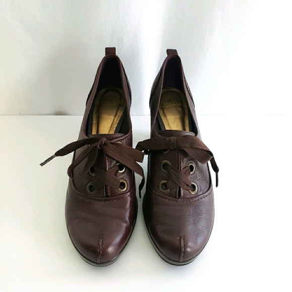 Clarks Leather Lace-Up Oxford Heel in Burgundy - Picture 1 of 7